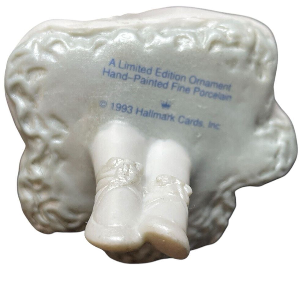 Vintage 1993 Hallmark Gentle Tidings Keepsake Collectible‎ Ornament No Stand - Picture 15 of 16